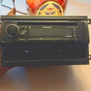 Kenwood detachable headset car stereo.